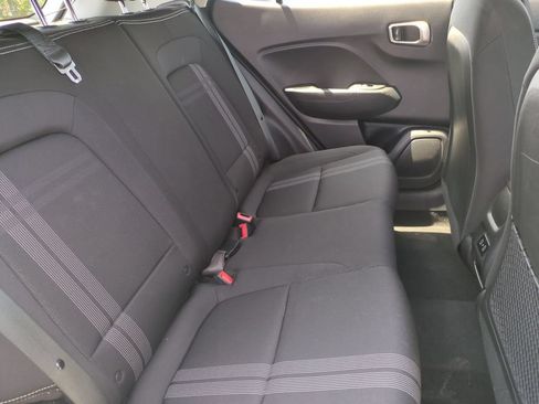 Used 2025 Hyundai Venue SEL FWD image 30