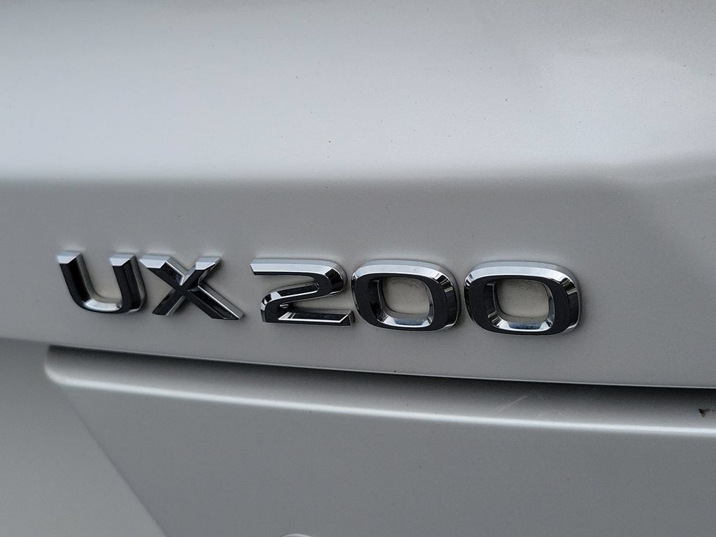 Used 2021 Lexus UX 200 w/ Premium Package FWD image 8