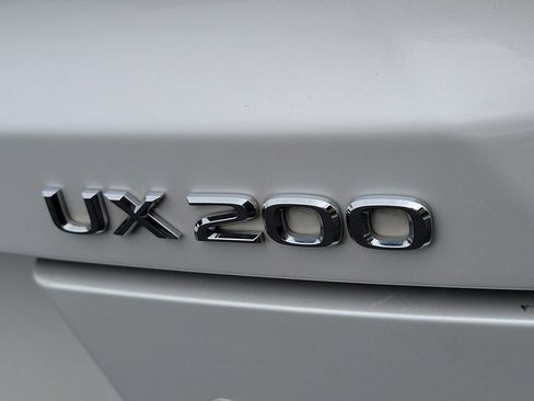 Used 2021 Lexus UX 200 w/ Premium Package FWD image 8