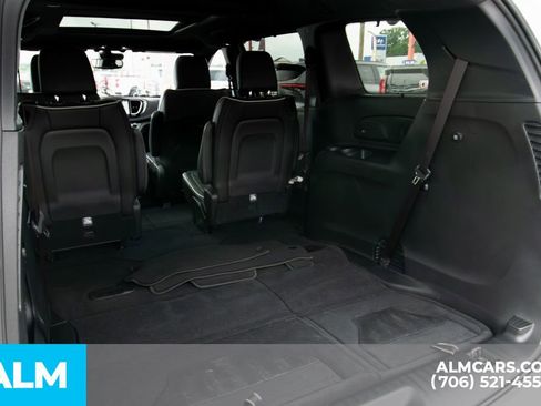 Used 2024 Chrysler Pacifica Limited w/ S Appearance Package image 16