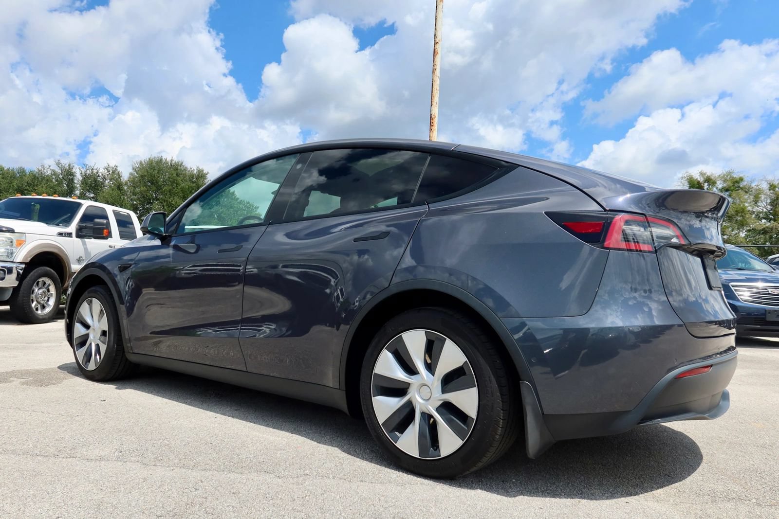 Used 2021 Tesla Model Y Long Range AWD/4WD image 2