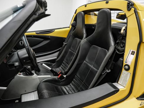 Used 2005 Lotus Elise RWD image 50