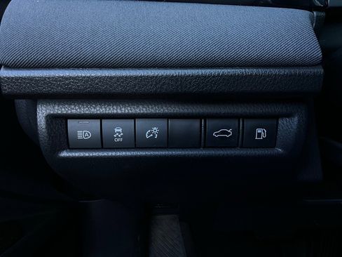 Used 2025 Toyota Camry LE image 21