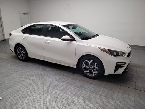 Used 2020 Kia Forte LXS FWD image 11