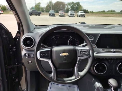 Used 2021 Chevrolet Blazer LT FWD image 13