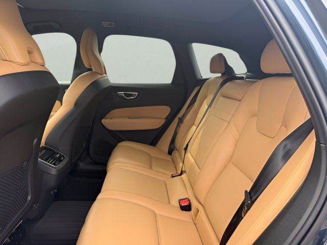 Used 2019 Volvo XC60 T5 Inscription w/ Protection Package AWD/4WD image 12