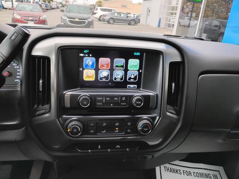 Used 2018 Chevrolet Silverado 1500 LT w/ Trailering Package image 5