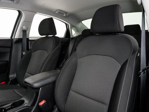 Certified 2023 Kia Forte LXS image 8