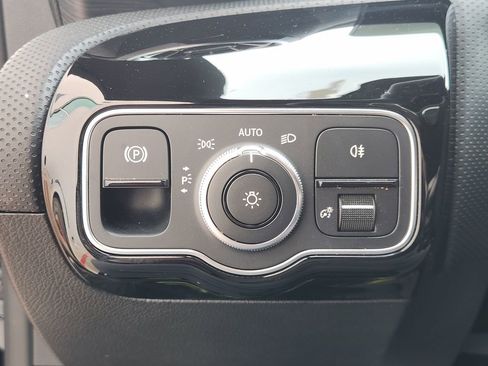 Used 2022 Mercedes-Benz CLA 250 image 21