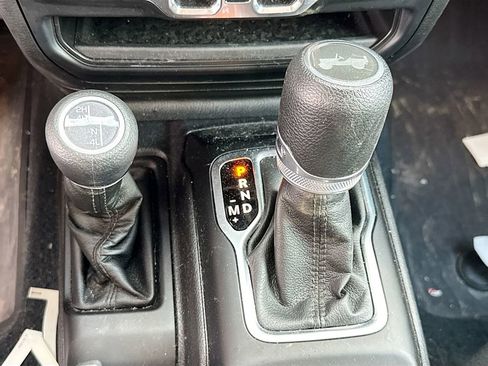 Used 2023 Jeep Wrangler Unlimited Sport AWD/4WD image 18