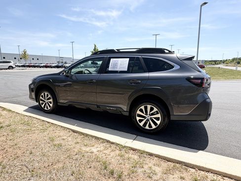 Certified 2024 Subaru Outback Premium AWD/4WD image 6