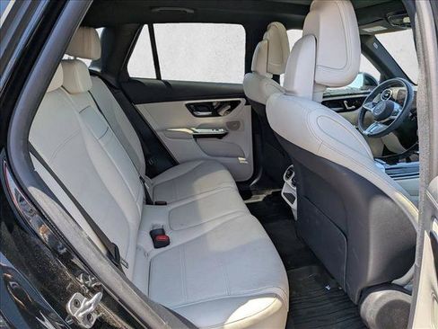 Used 2024 Mercedes-Benz GLC 300 4MATIC image 15