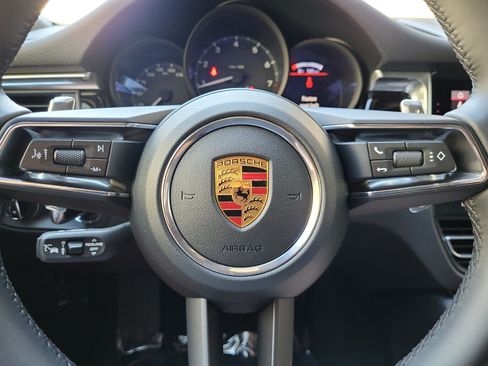 Certified 2026 Porsche Macan AWD/4WD image 27