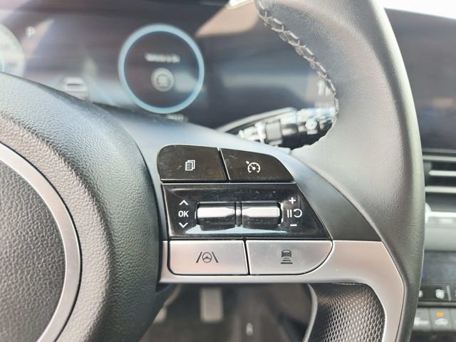 Used 2023 Hyundai Elantra SEL w/ Convenience Package FWD image 17