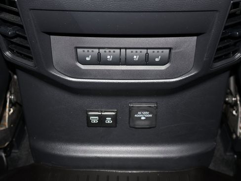 Used 2024 Toyota Tundra Platinum image 28