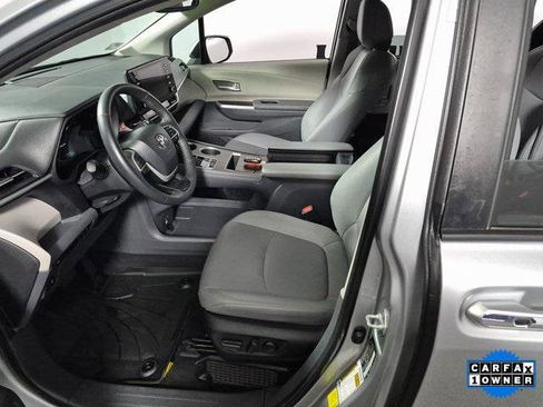 Certified 2024 Toyota Sienna XLE image 9