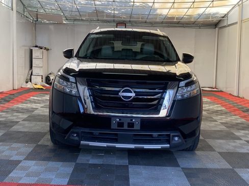 Used 2022 Nissan Pathfinder SL AWD/4WD image 2