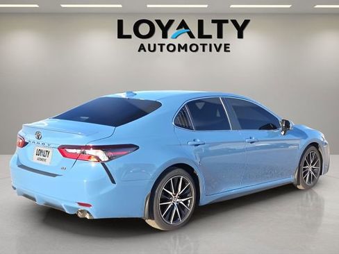 Used 2023 Toyota Camry SE w/ Cold Weather Package image 5