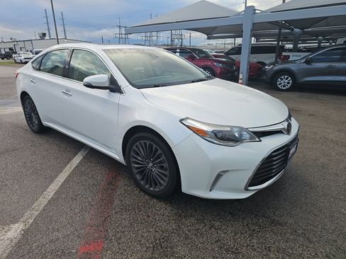 Used 2016 Toyota Avalon Limited w/ Toyota Safety Sense Package image 7