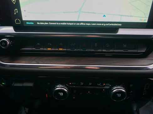 Used 2024 GMC Sierra 1500 SLT w/ SLT Premium Plus Package image 29