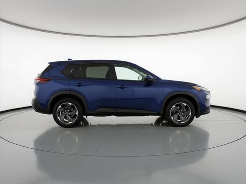 Used 2025 Nissan Rogue SV FWD image 11