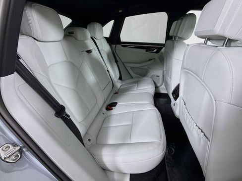 New 2026 Porsche Macan image 29