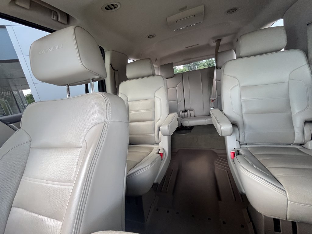 Used 2016 GMC Yukon XL Denali w/ Open Road Package AWD/4WD image 17