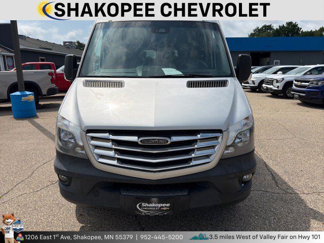Used 2015 Freightliner Sprinter 2500 RWD image 2