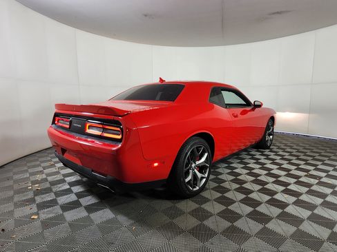Used 2017 Dodge Challenger SXT Plus image 7