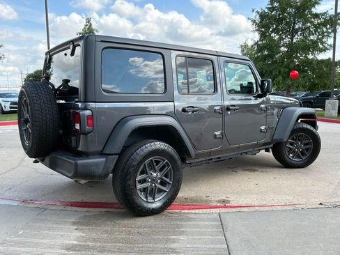Used 2025 Jeep Wrangler Unlimited Sport AWD/4WD image 6