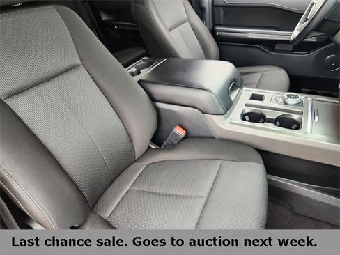 Used 2021 Ford Expedition XLT image 10