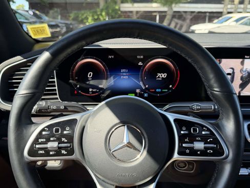 Used 2023 Mercedes-Benz GLS 450 4MATIC image 25