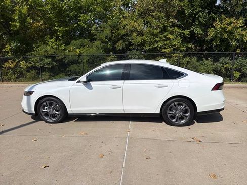 New 2026 Honda Accord EX-L image 2