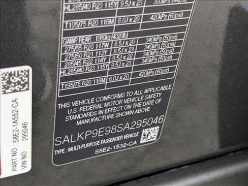 New 2025 Land Rover Range Rover SE image 18