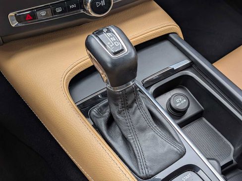 Used 2017 Volvo S90 T5 Momentum w/ Convenience Package FWD image 28