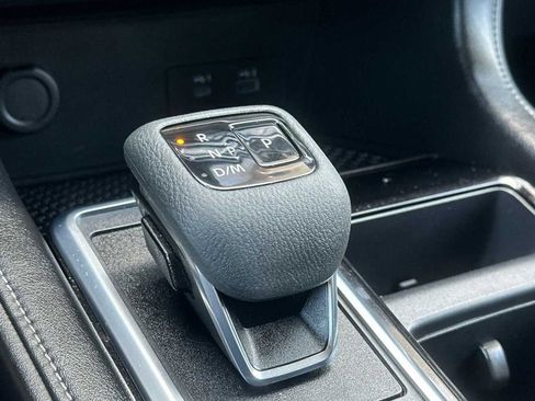 Used 2023 Nissan Pathfinder SV image 23