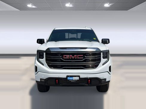 Used 2024 GMC Sierra 1500 AT4 w/ Technology Package AWD/4WD image 6