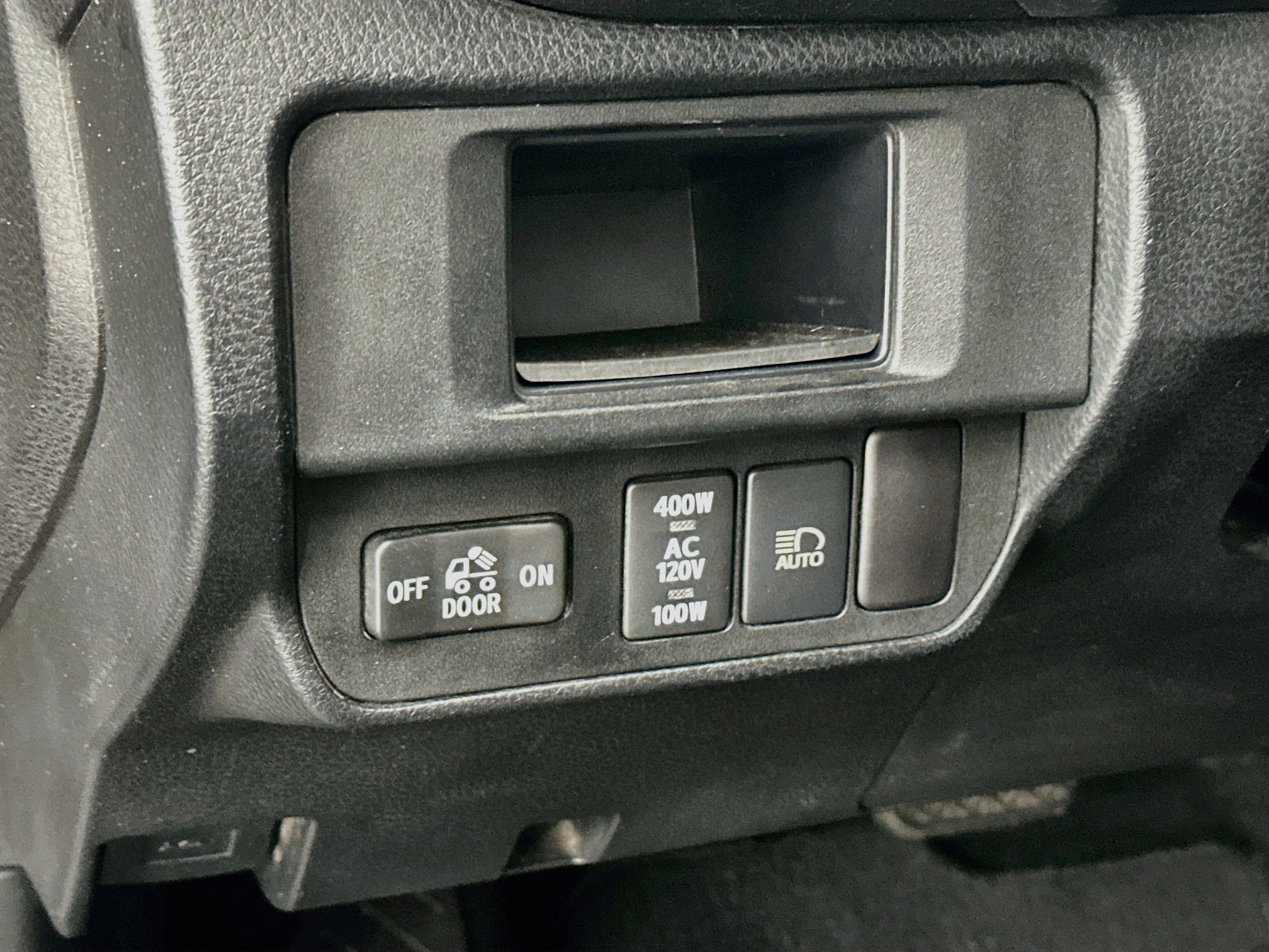 Used 2019 Toyota Tacoma TRD Off-Road AWD/4WD image 17