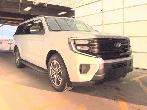 Used 2025 Ford Expedition Max Active image 8