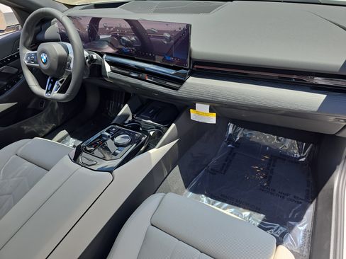 New 2026 BMW 530i xDrive w/ M Sport Package image 11