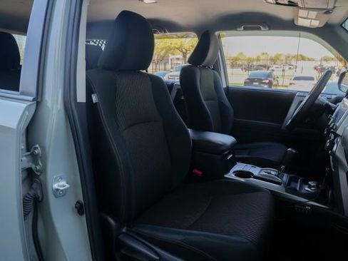 Used 2022 Toyota 4Runner Trail Special Edition AWD/4WD image 37
