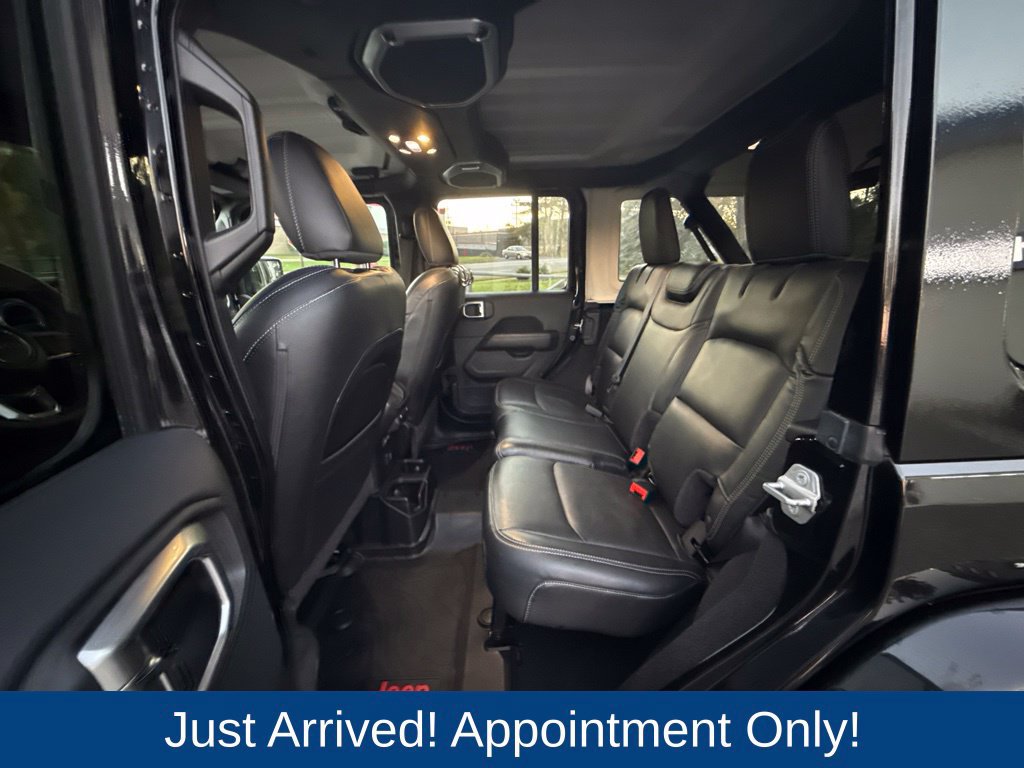 Used 2019 Jeep Wrangler Unlimited Sahara w/ Cold Weather Group AWD/4WD image 10