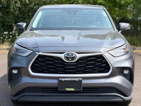 Used 2023 Toyota Highlander LE FWD image 8