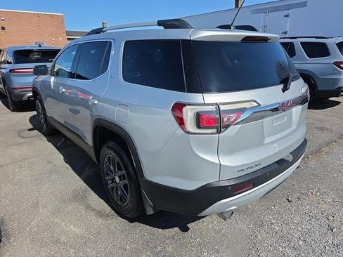 Used 2018 GMC Acadia SLT w/ LPO, Black Accent Package image 3