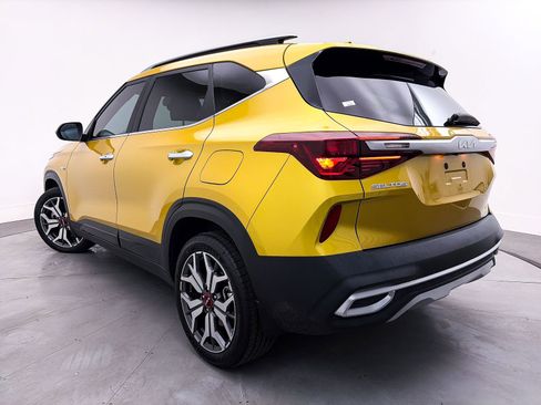 Used 2022 Kia Seltos SX w/ Sunroof Package image 2