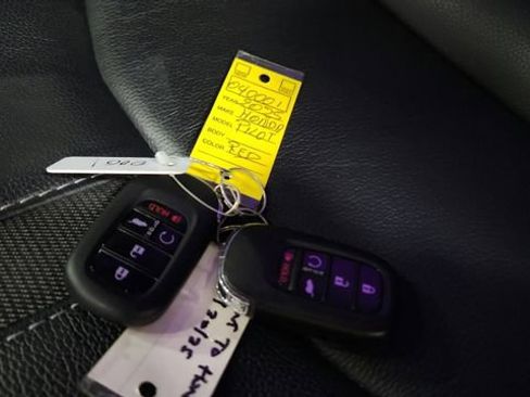 Used 2025 Honda Pilot EX-L image 13