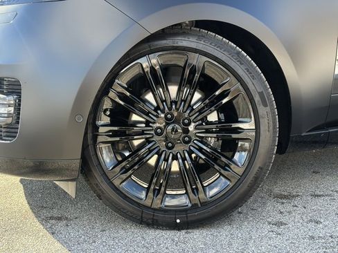 Used 2026 Land Rover Range Rover SE image 2