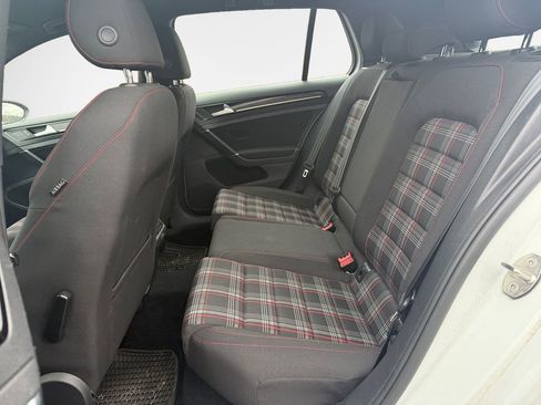 Used 2017 Volkswagen Golf S image 22