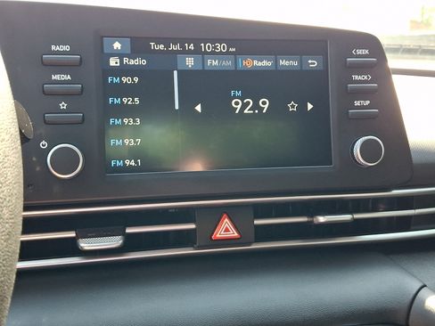 Certified 2026 Hyundai Elantra SE FWD image 16