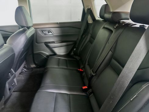 Used 2023 Nissan Rogue SL w/ SL Premium Package image 27